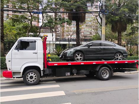 Serviço de guincho na Rua José Magaldi 