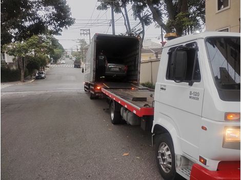 Guincho próximo na Avenida Santo Amaro 